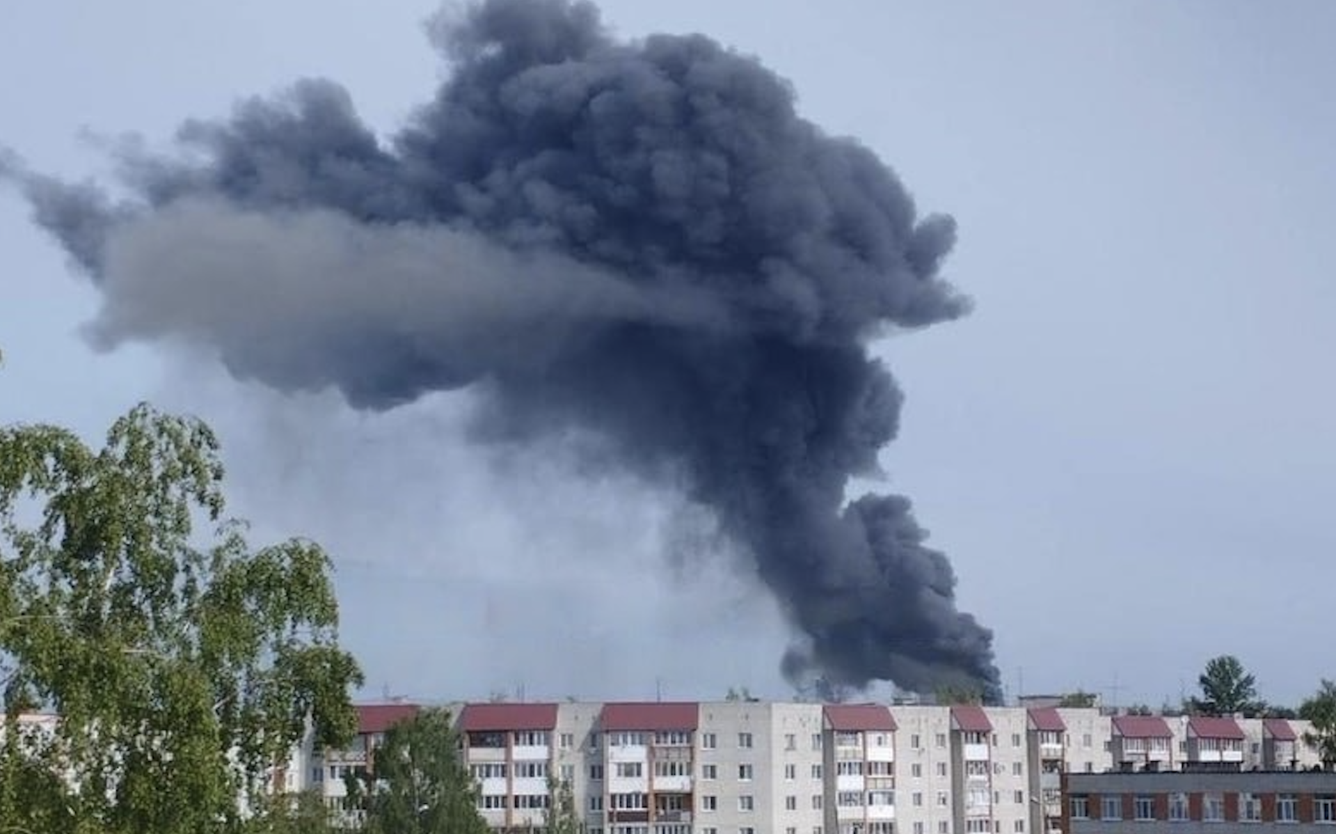 В Брянской области произошёл пожар на складе хрустального завода
