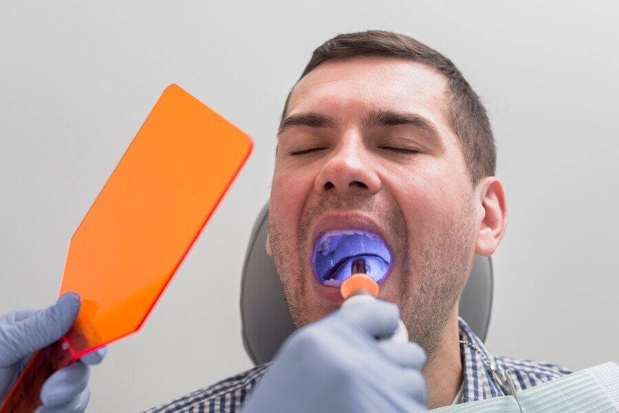 Стоматолог Дахкильгов: не пытайтесь самостоятельно вставить выпавший зуб