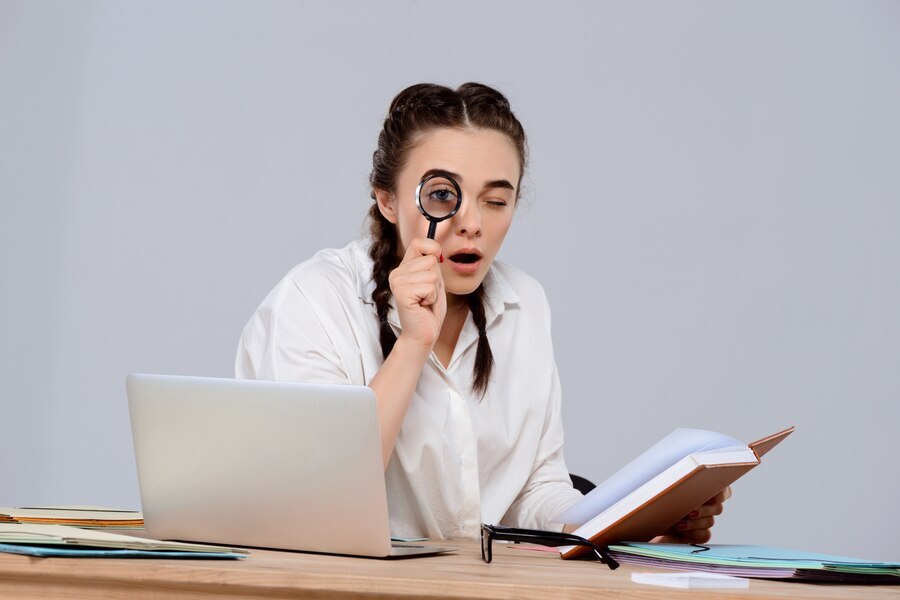 Офтальмолог Боша: офисные работники рискуют заработать трубочное зрение