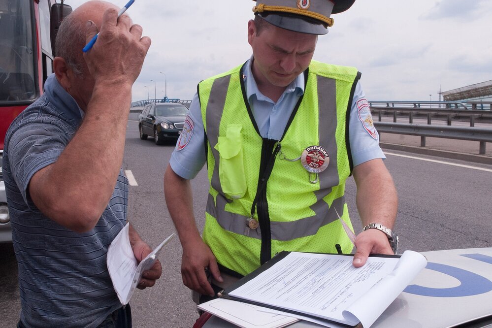 naavtotrasse.ru: гаишник не может выписать штраф без доказательств водителю