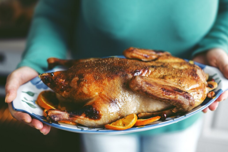 Shot: постояльцы базы отдыха в Башкирии отравились бесплатной едой