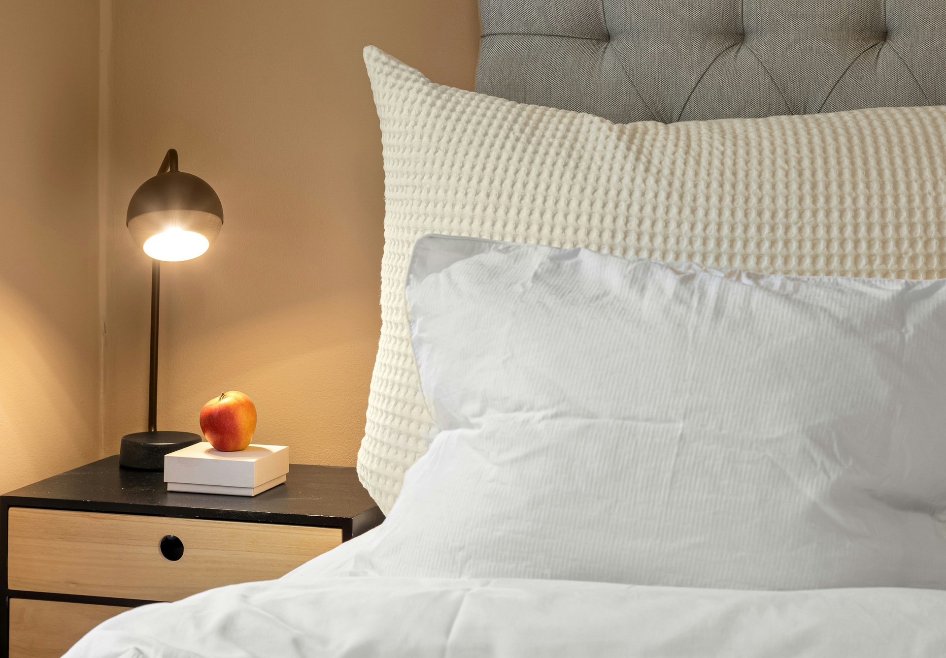 Москвичка получила отёк гортани после сна на латексной подушке