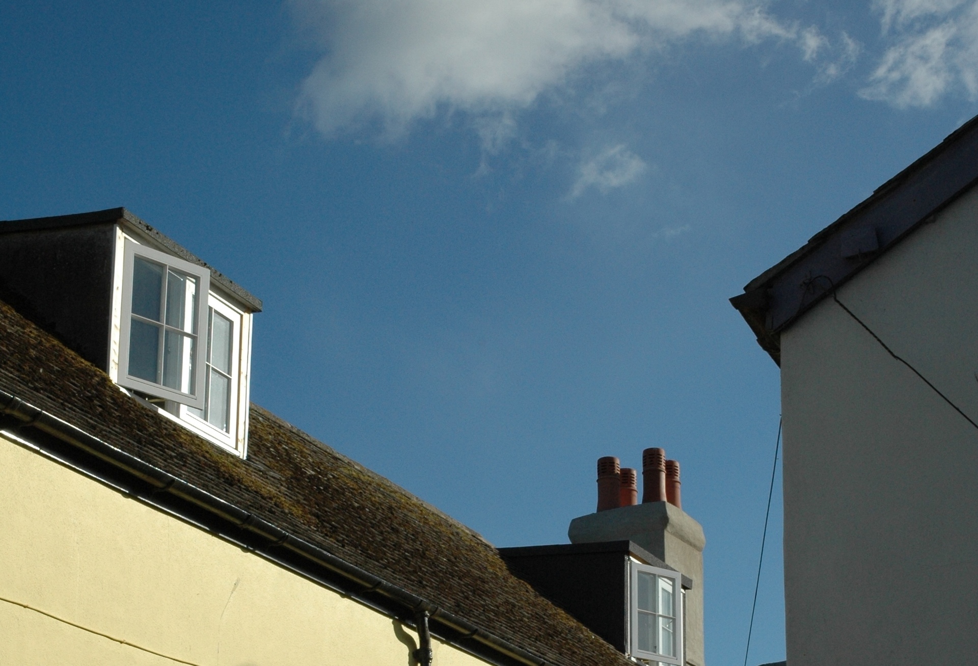 Россиянка взыскала с управляющей компании более 5 млн рублей за протечки крыши