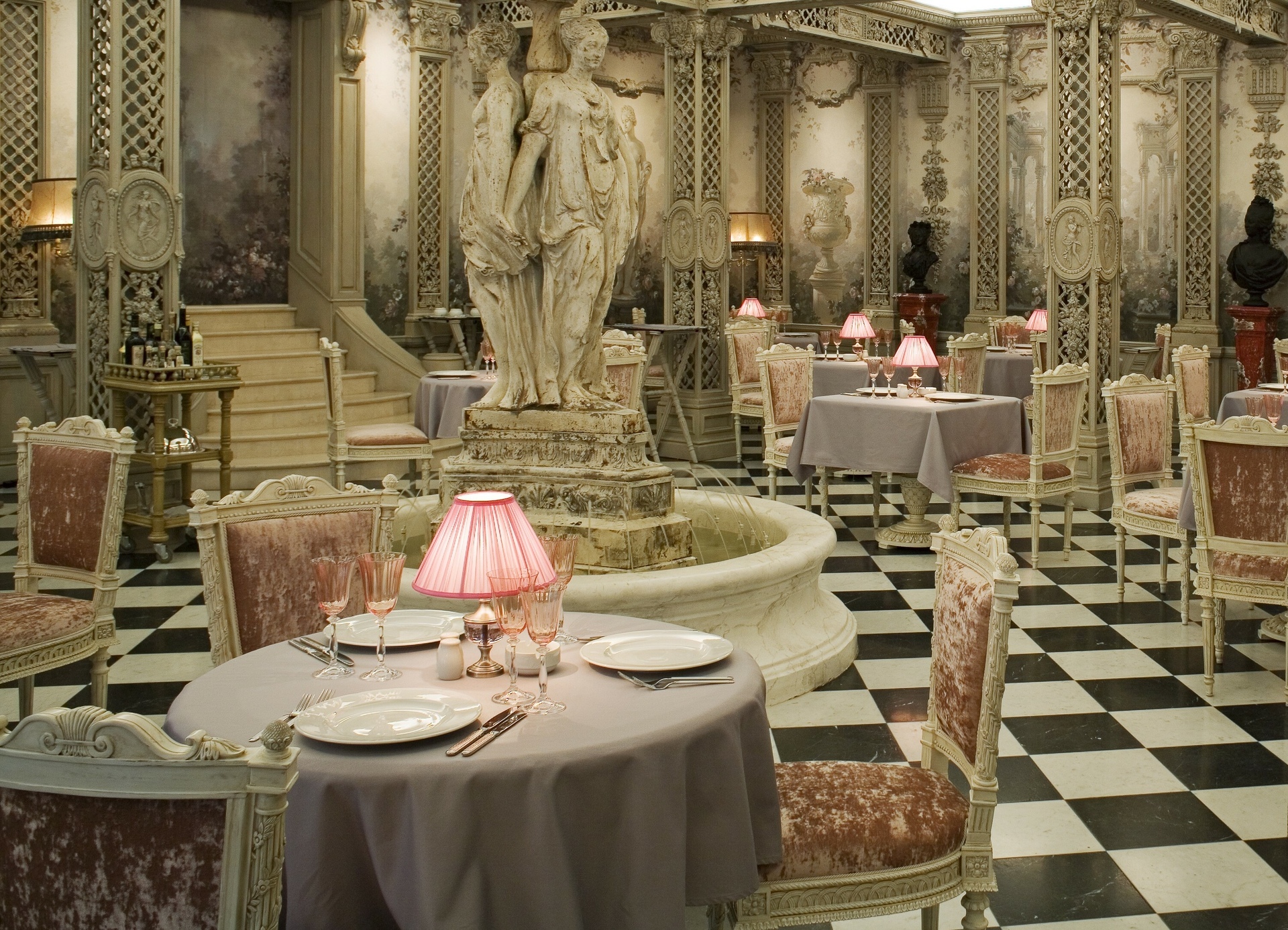 В Госдуме предложили добавить в меню ресторанов безалкогольное вино