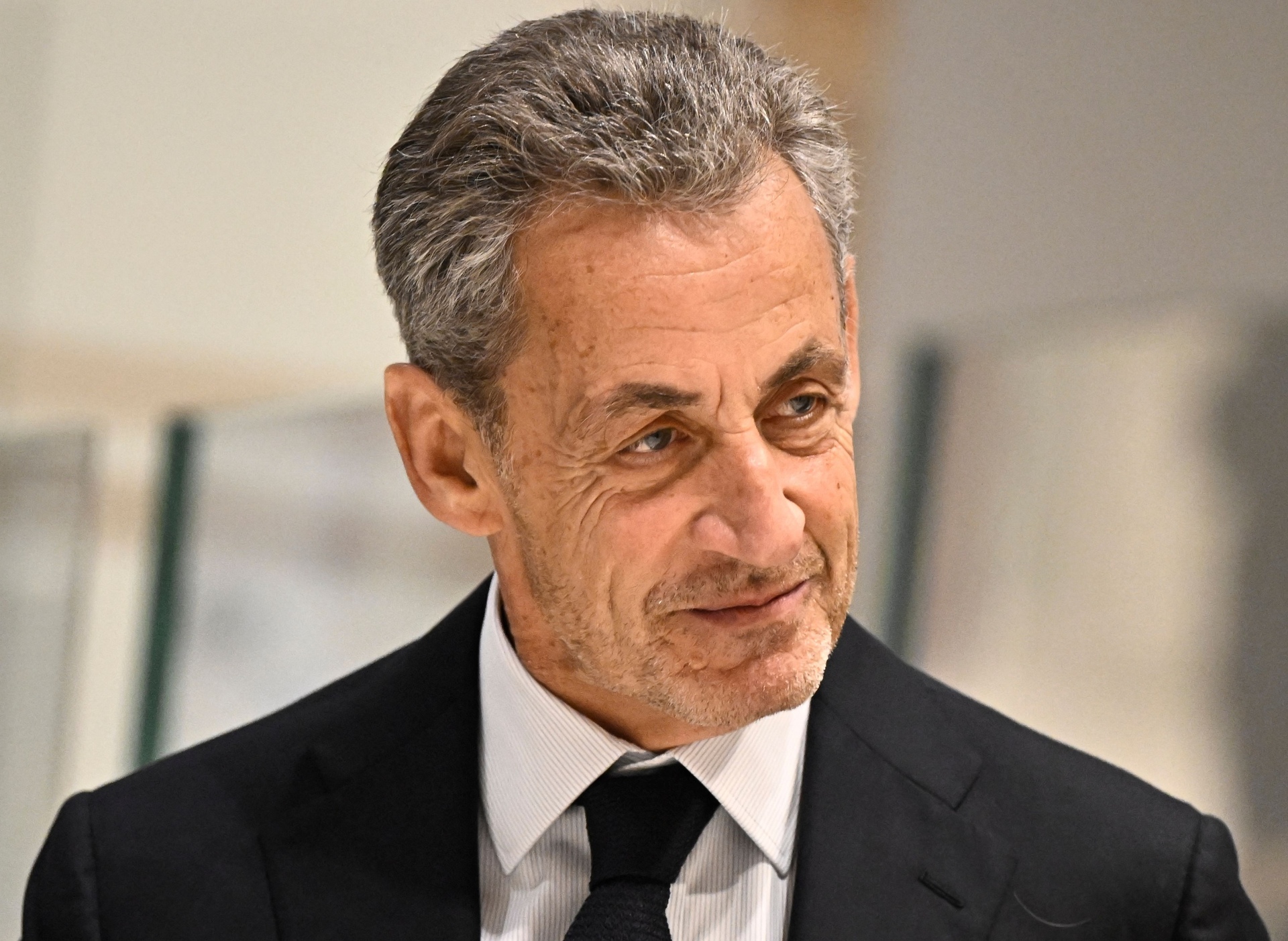 Экс-президента Франции Николя Саркози приговорили к пяти годам тюрьмы