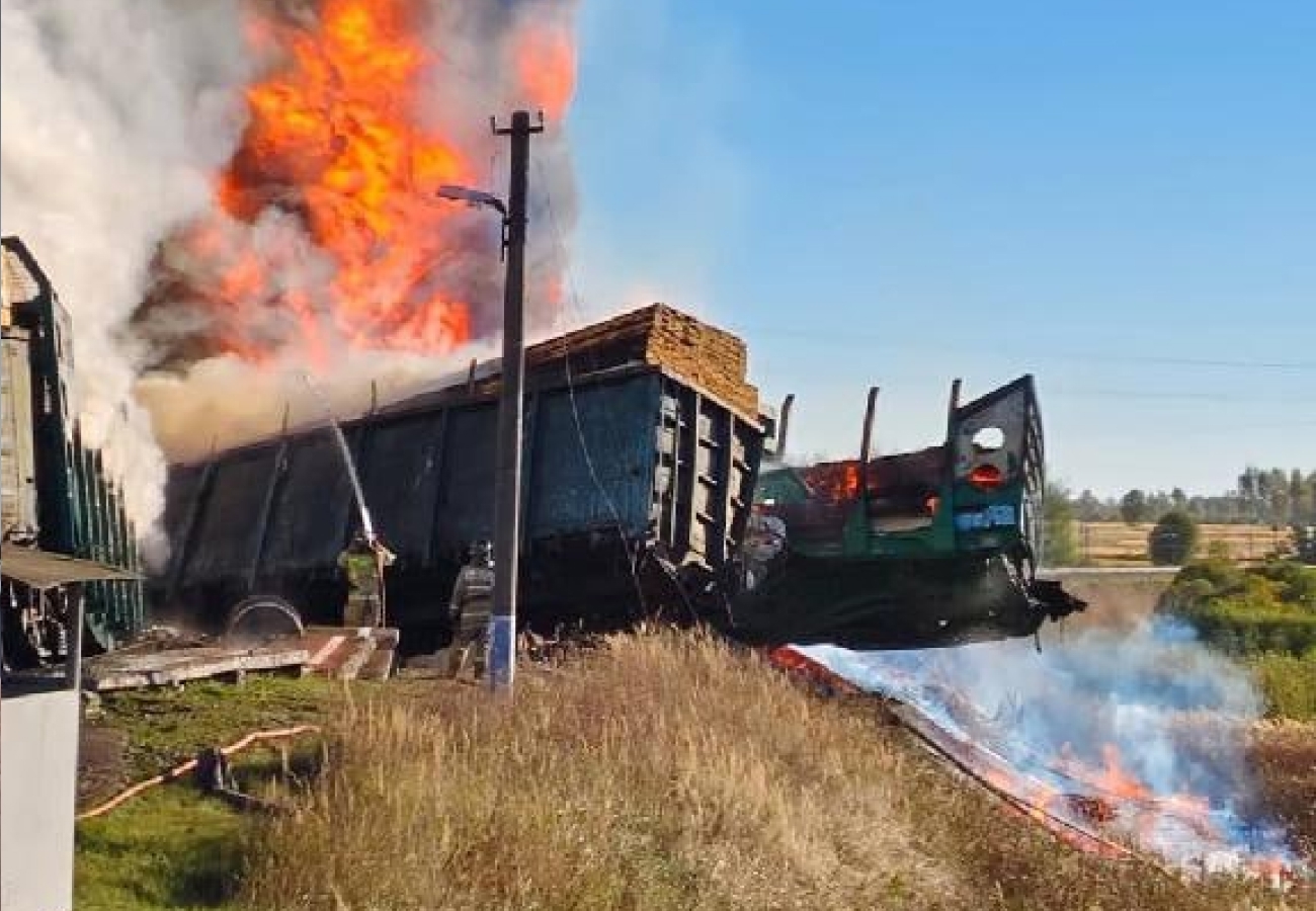 Возбуждено уголовное дело после столкновения фуры с поездом под Смоленском