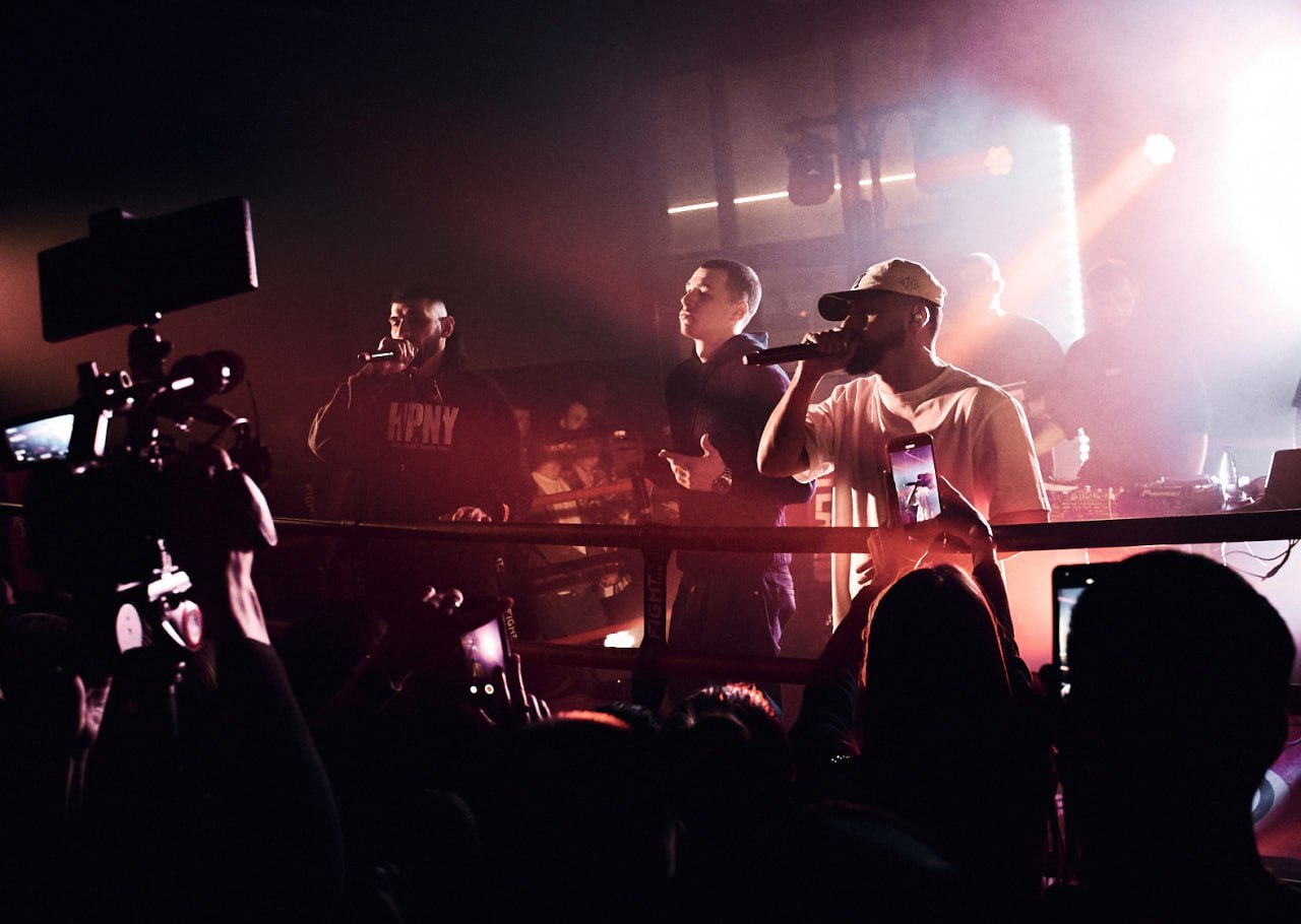 В России требуют запретить рэпера Macan, который уклоняется от армии