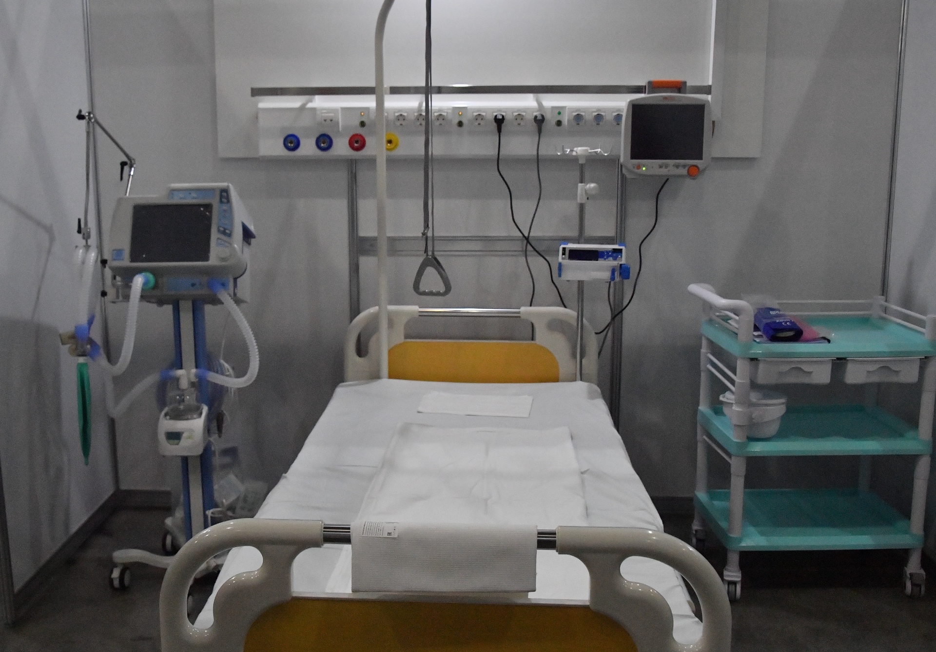 В Санкт-Петербурге школьница попала в реанимацию после курения вейпа