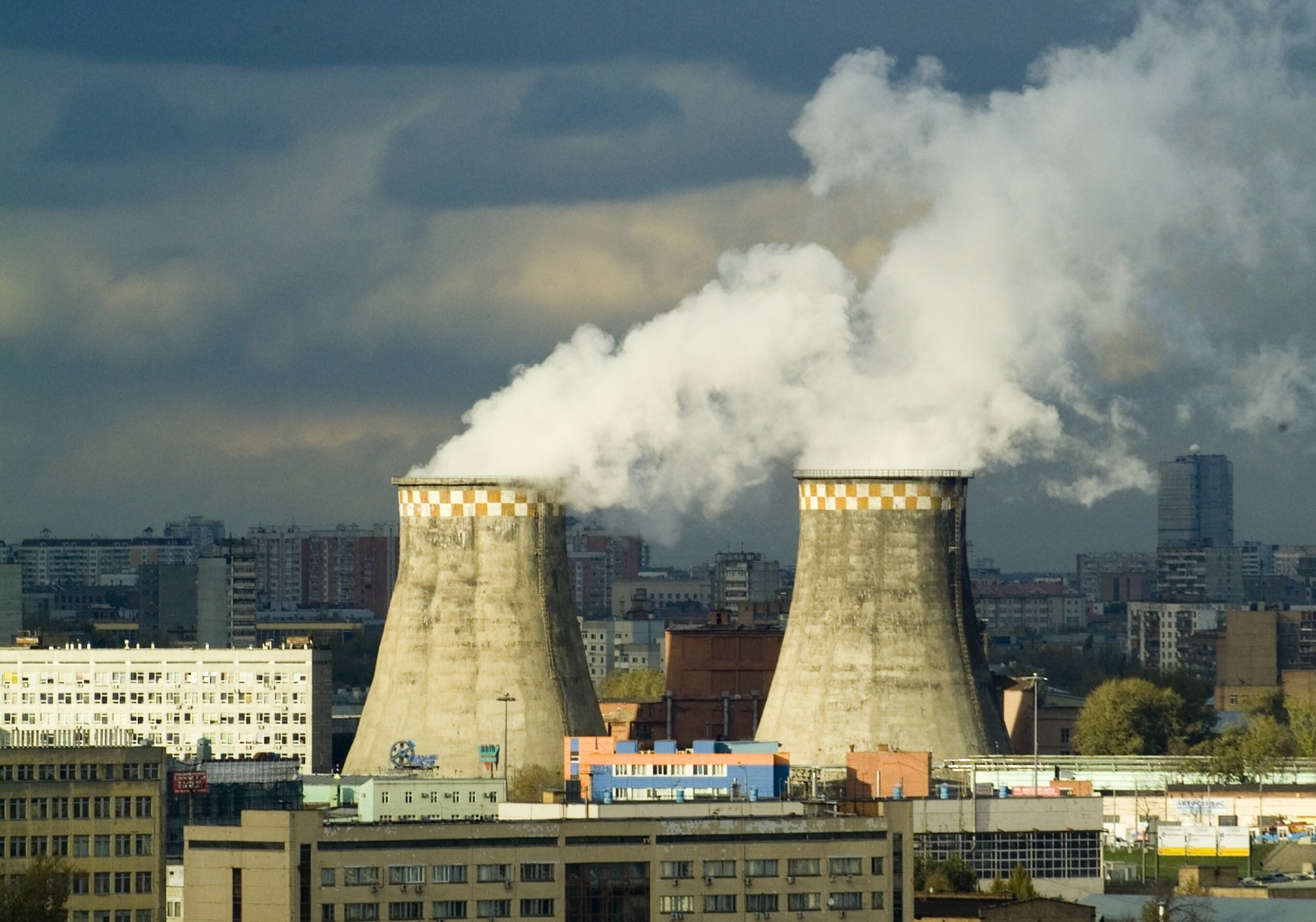 Обломки дрона ВСУ повредили оборудование на ТЭЦ в Орле