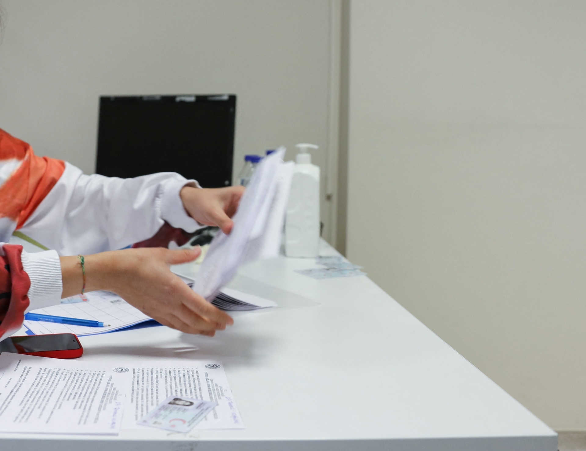 Нотариусы начали предупреждать наследников о долгах умершего. Какие есть исключения