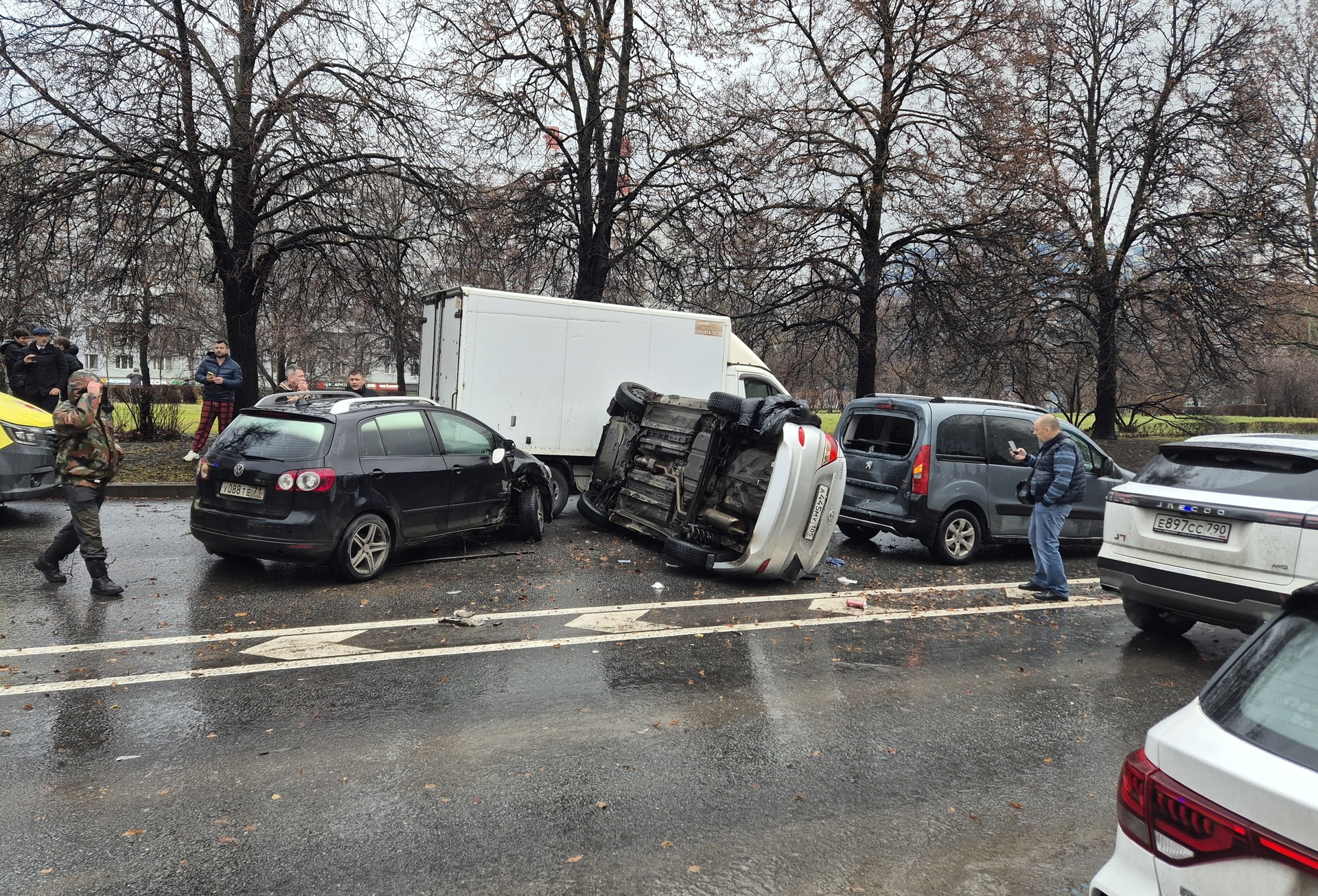Российских водителей предупредили об обмане с фото нейросетей при ДТП. Как себя защитить