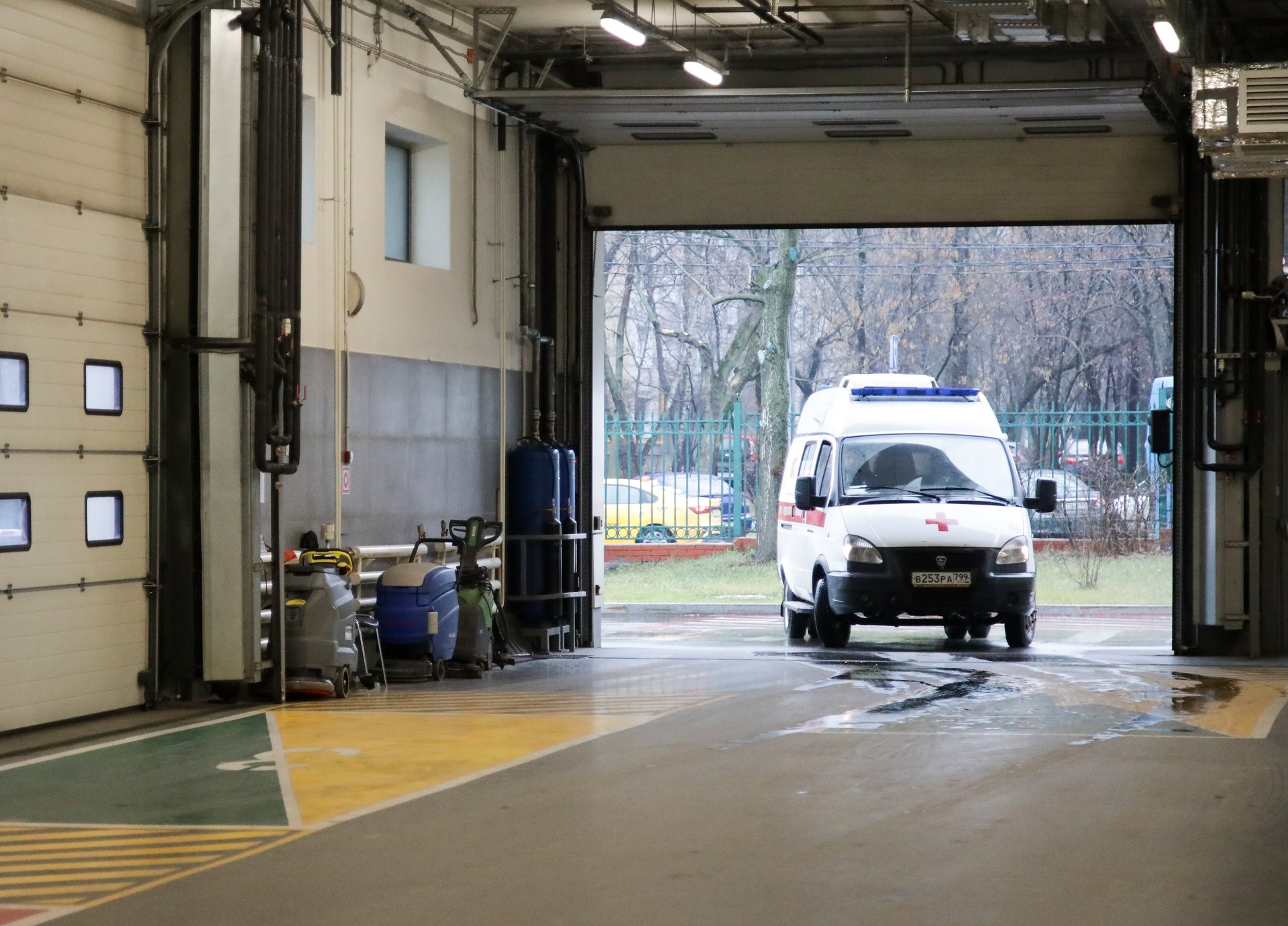 Умершая российская пенсионерка оказалась жива. Почему её внучка судится с медиками