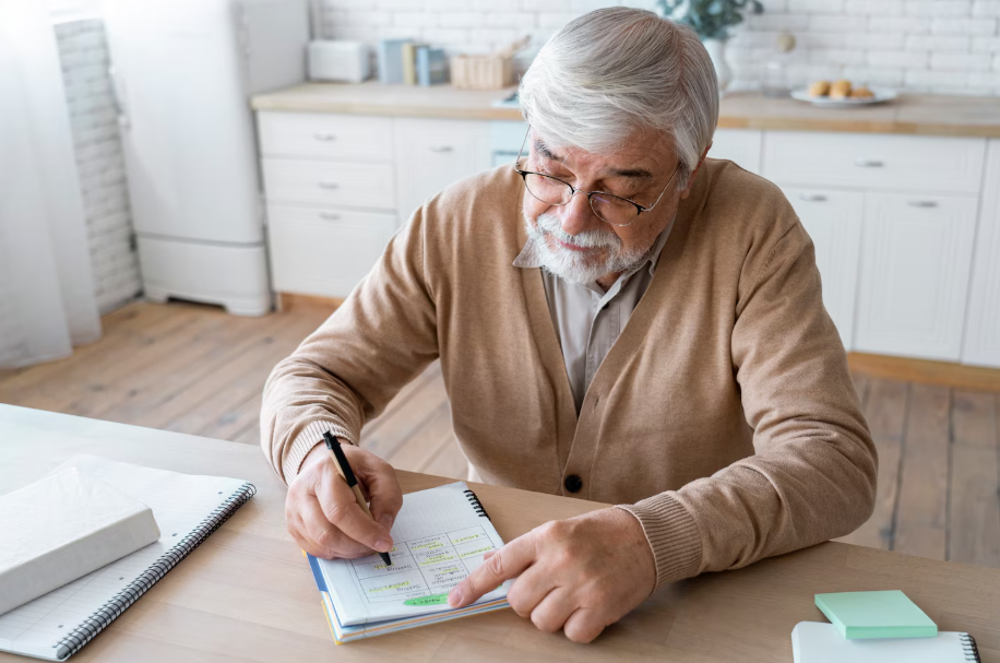 В России в 2026 году на 6,8% увеличат размер социальных пенсий