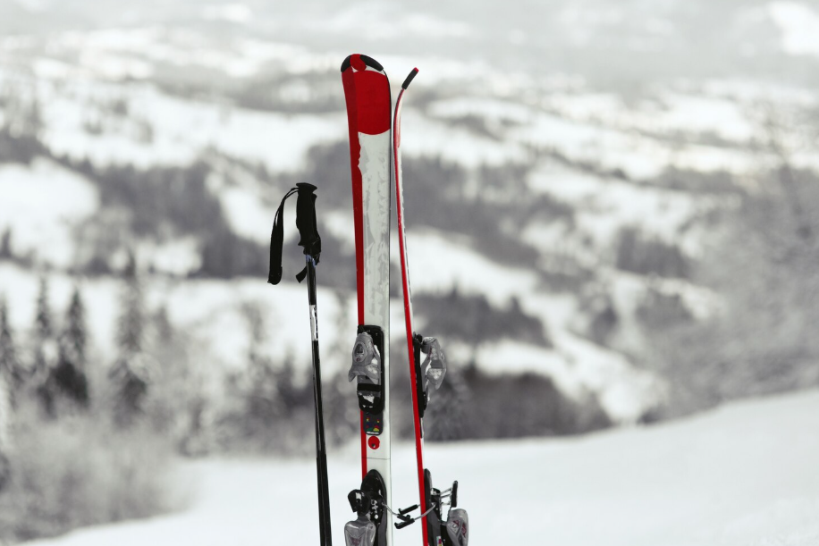 FIS разрешила паралимпийцам из РФ участвовать в турнирах с гимном и флагом