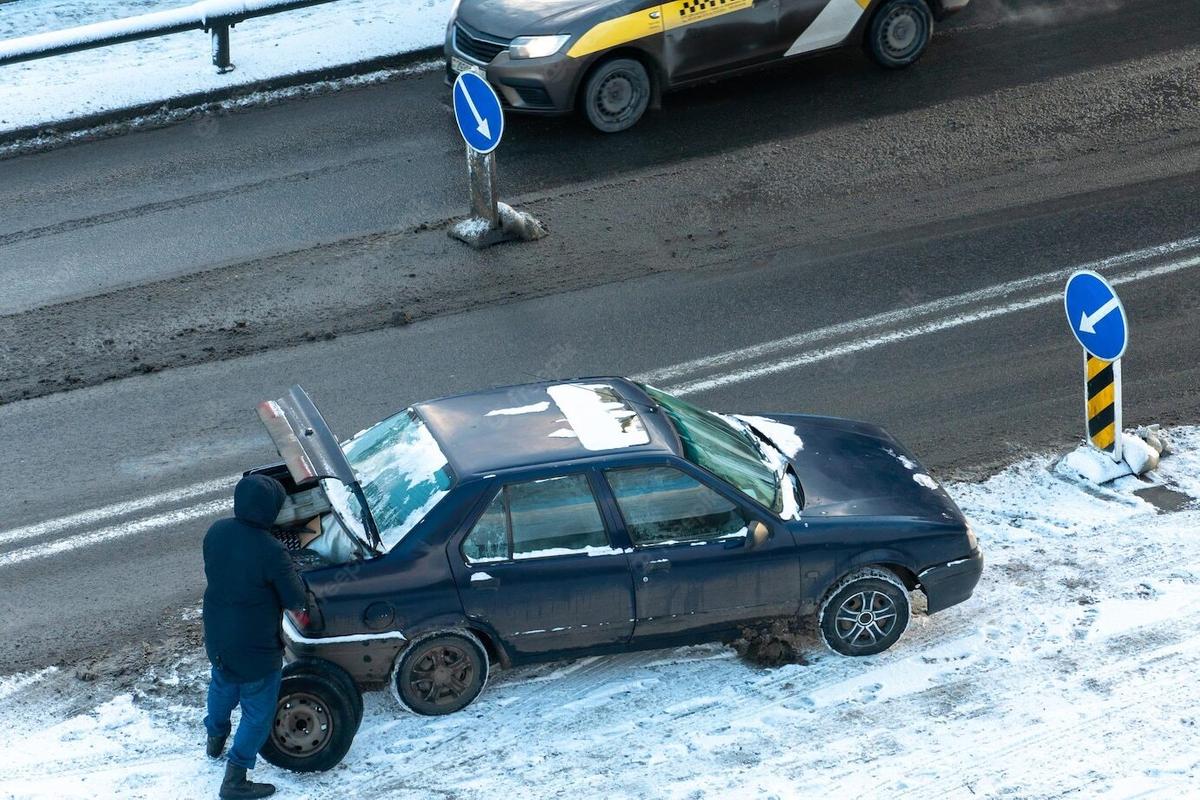 Хватит терпеть. Юрист рассказал, что делать, если из-за снега вы повредили  машину — Секрет фирмы