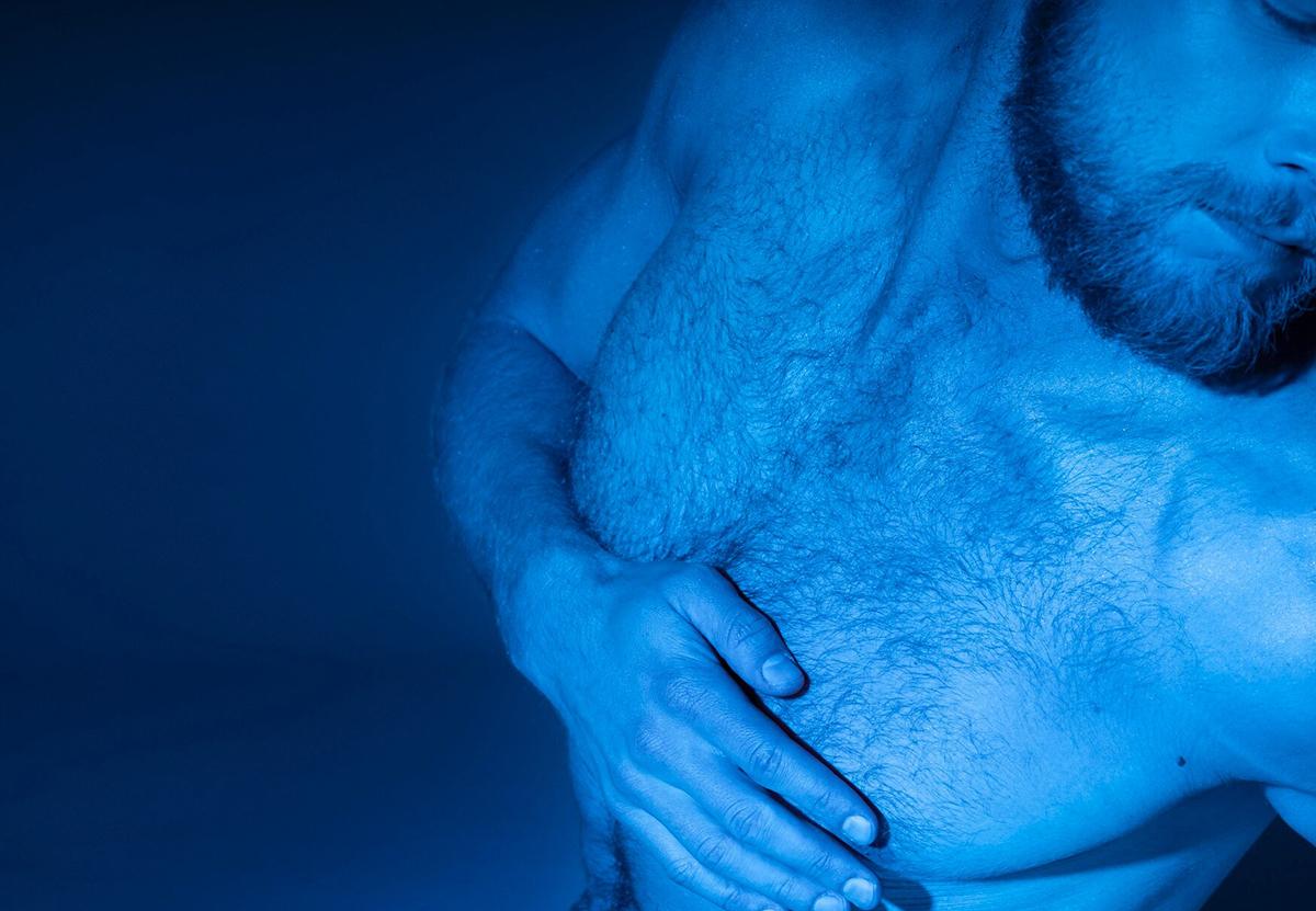 Выяснилось, почему у мужчин растёт грудь — Секрет фирмы