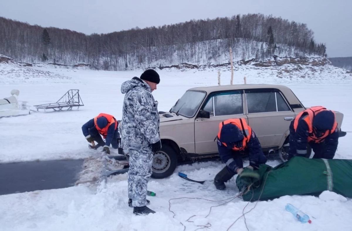 Со дна водохранилища подняли тело россиянки и автомобиль. Они пролежали там  почти месяц — Секрет фирмы