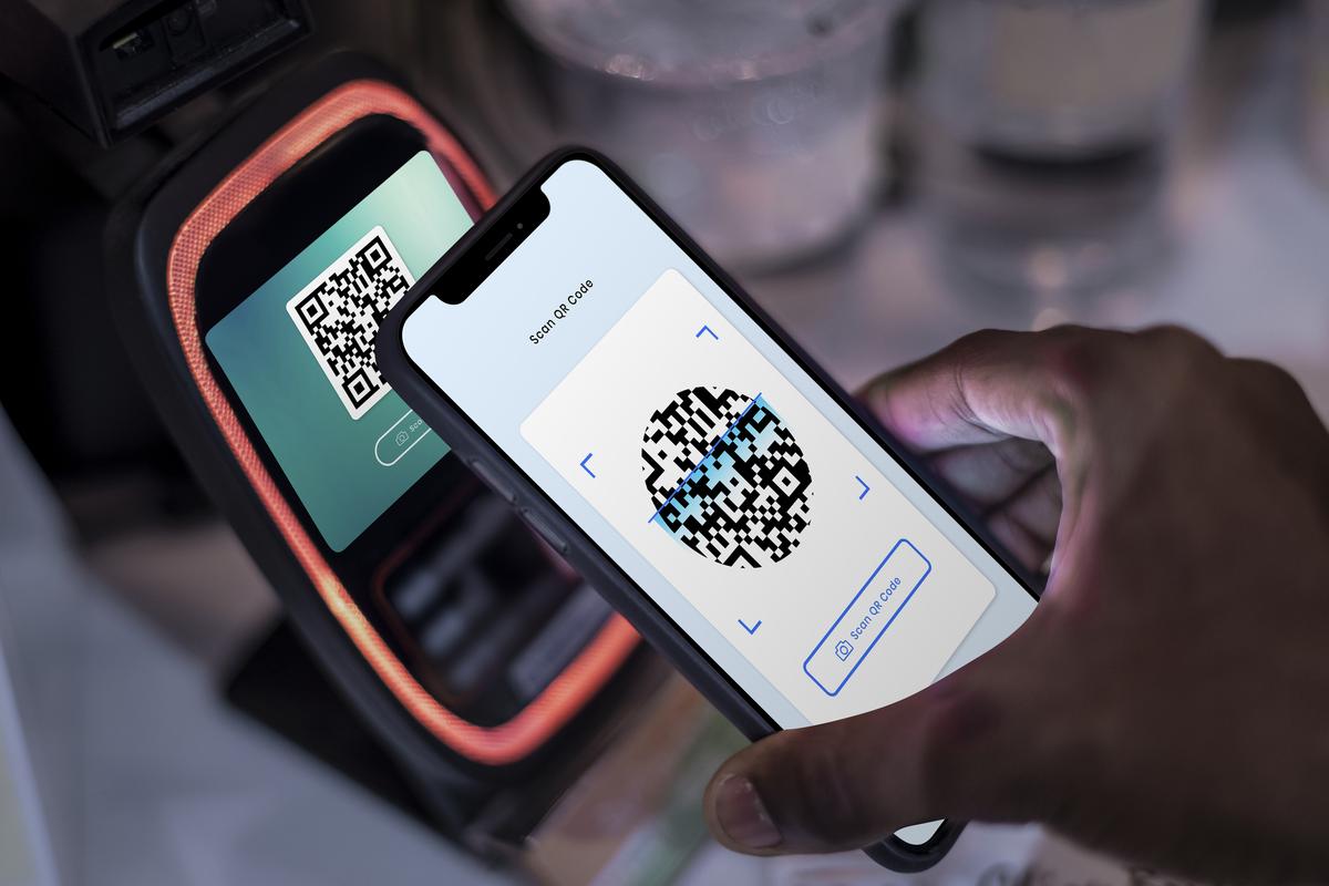 Россиянам назвали 3 самые популярные схемы кражи денег через QR-код —  Секрет фирмы