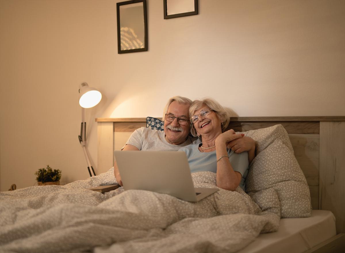 Секс со старым дедом - смотреть онлайн секс видео
