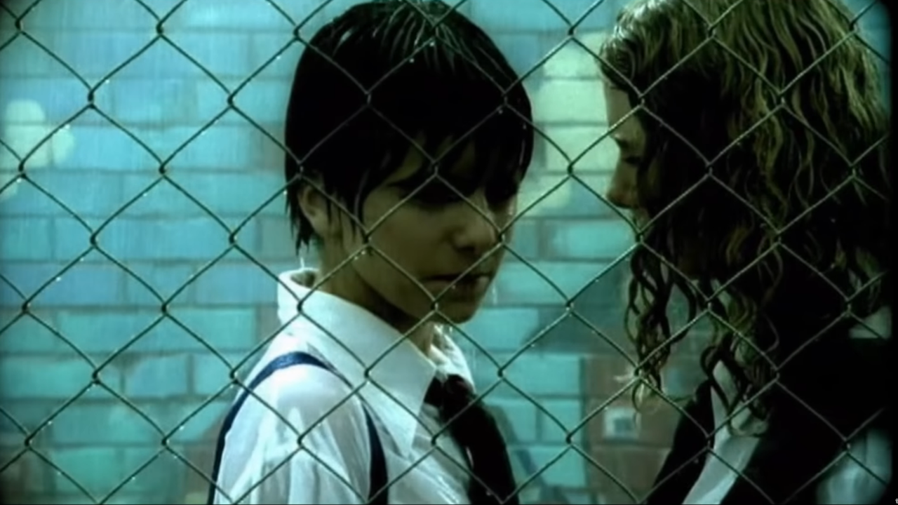 Я сошла с ума клип. A. Группа t. Группа тату концерт. Тату группа.