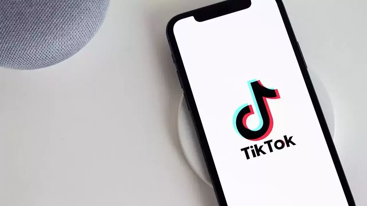 TikTok заблокировал аккаунт российского СМИ из-за обращения главы ДНР. Но  ненадолго — Секрет фирмы