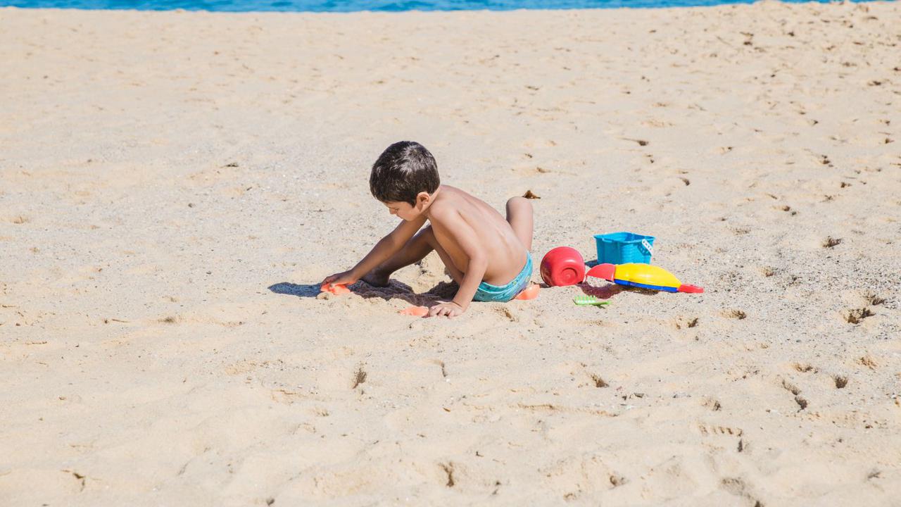 Порно видео семья на нудистском пляже