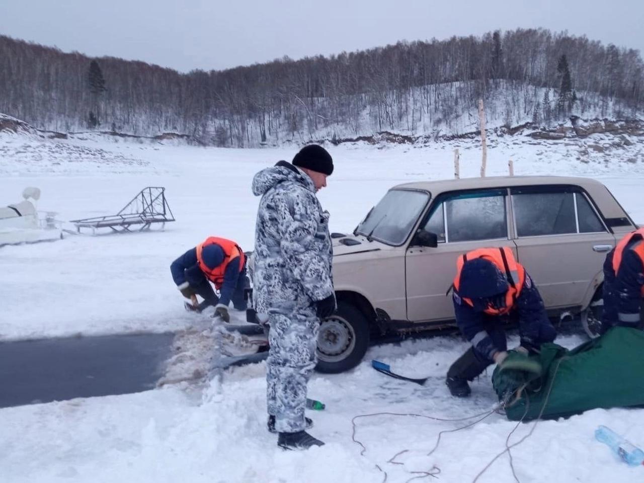 Со дна водохранилища подняли тело россиянки и автомобиль. Они пролежали там  почти месяц — Секрет фирмы