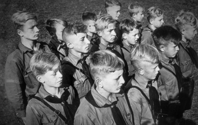 Moskvicham Predlozhili Postrichsya Pod Gitlera Kak Tak Vyshlo Sekret Firmy