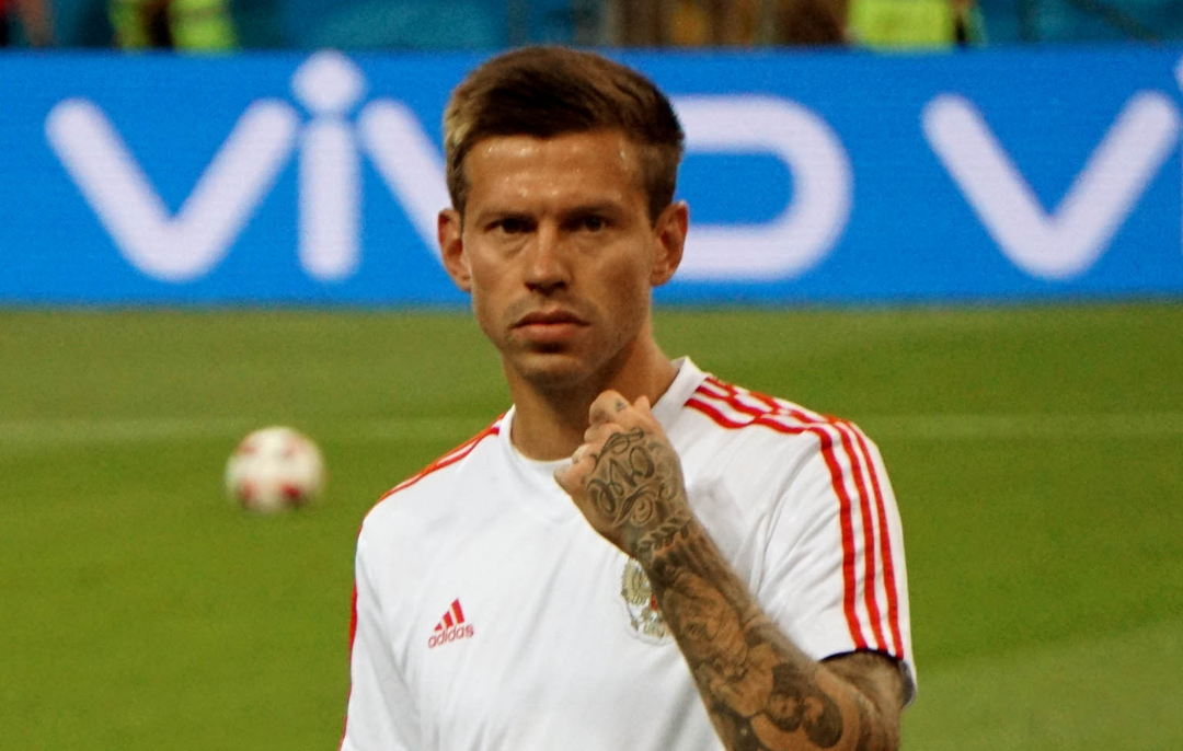 sotrudnik black star vymogal u