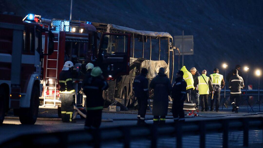 При аварии автобуса с туристами в Болгарии погибли более 40 человек —  Секрет фирмы