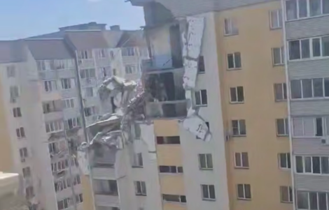 Мощный взрыв разрушил многоэтажку в российском регионе, погиб ребёнок. Подробности трагедии