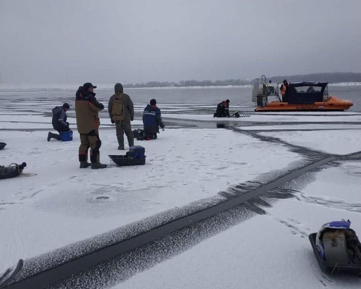 Пусть мама услышит, пусть мама придёт. В России 33 рыбаков унесло на льдине