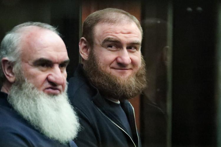 Бывший советник гендиректора «Газпром межрегионгаз» Рауль Арашуков (слева) и его сын экс-сенатор от Карачаево-Черкесской Республики Рауф Арашуков