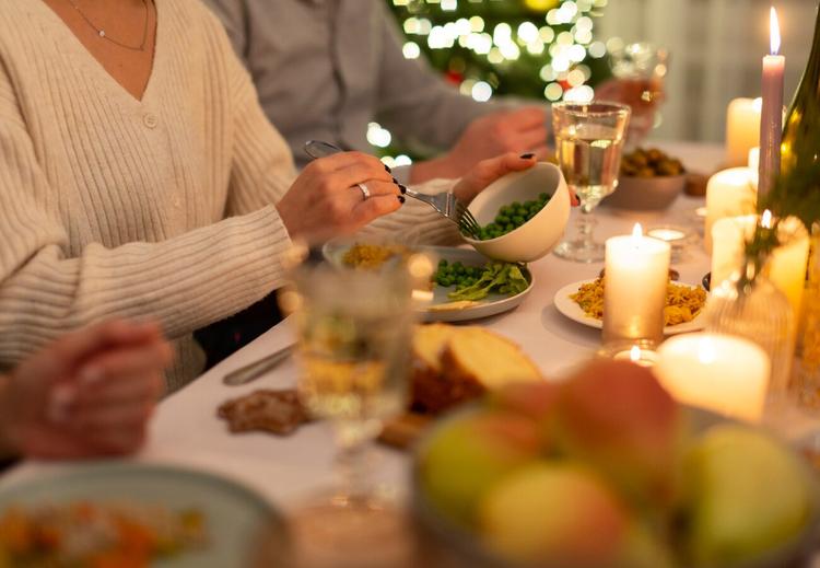 Как не переедать в Новый год: советы от диетолога: Жизнь — Секрет фирмы
