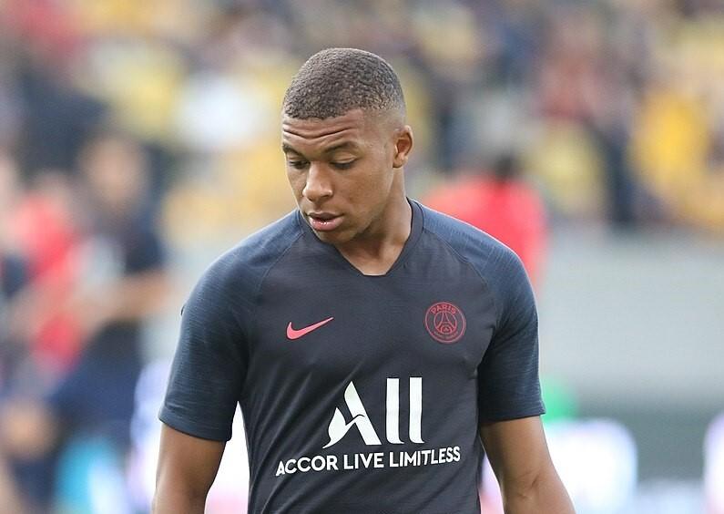 Контракт самого дорогого футболиста мира захотели аннулировать через суд