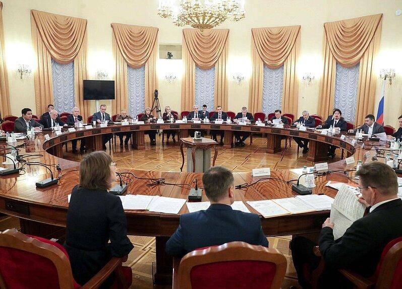 В Госдуме рассказали, с какой суммы собираются брать повышенный налог