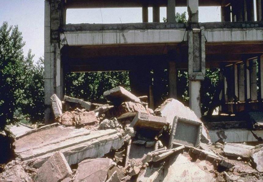 Землетрясение в Таншане. 1976 год. Около 242 419 погибших.