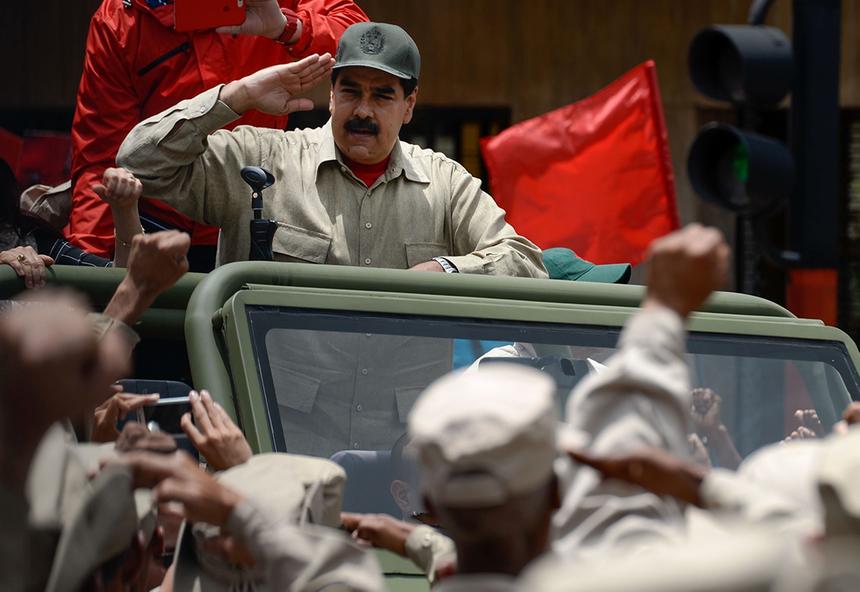 Мадуро приказал войскам выйти на улицы перед крупным протестом противников, 2017 год