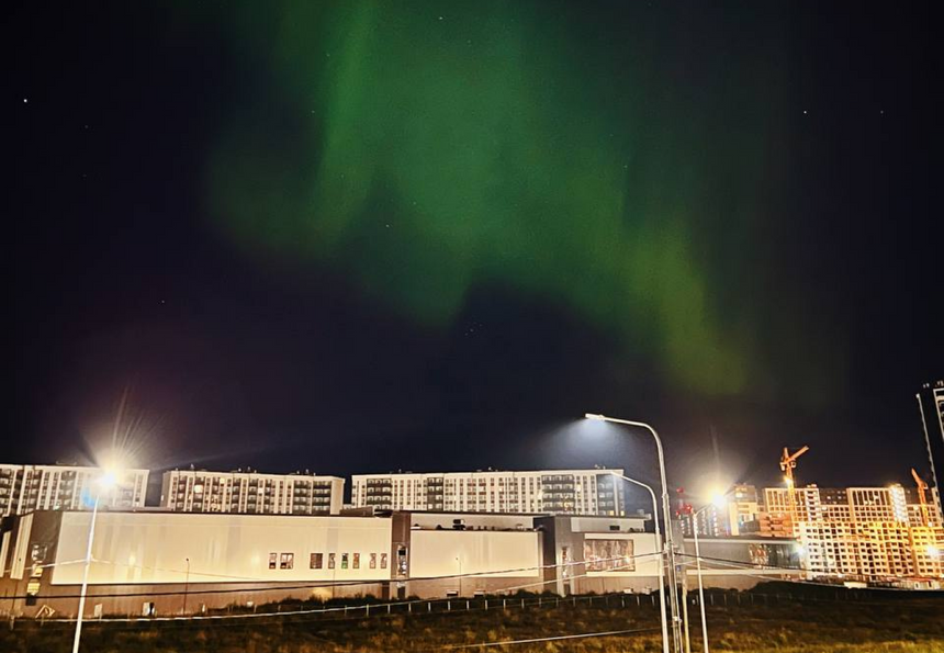 Неожиданный эффект магнитных бурь: жители разных регионов России увидели северное сияние. Фото