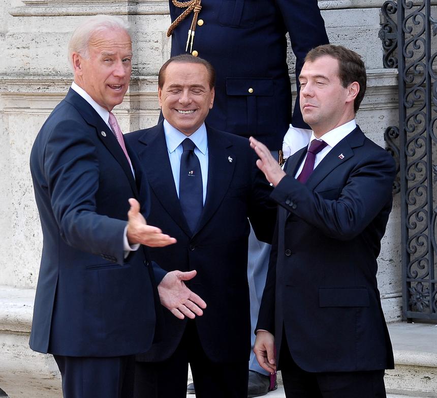Вице-президент США Джо Байден, премьер-министр Сильвио Берлускони и президент Российской Федерации Дмитрий Медведев, 2011 год