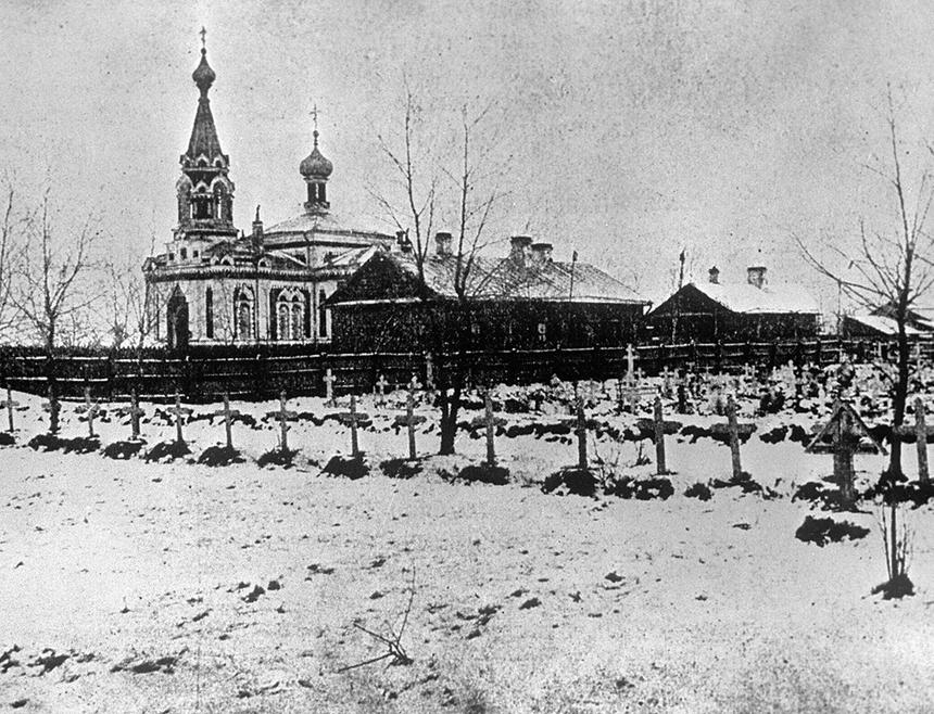 Могилы жертв «кровавого воскресенья» 9 января 1905 года на Преображенском кладбище