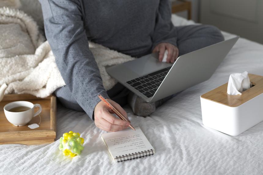 Самозанятым снова захотели дать больничный. Что предлагают и как обстоят дела с ним сейчас