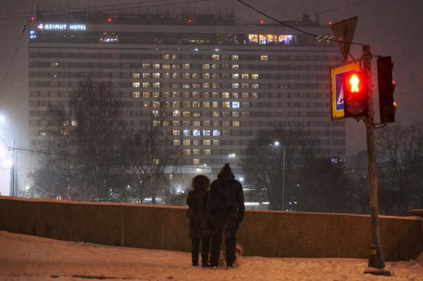 Пылесборники и плохие намёки. Топ самых неудачных подарков на Валентинов день