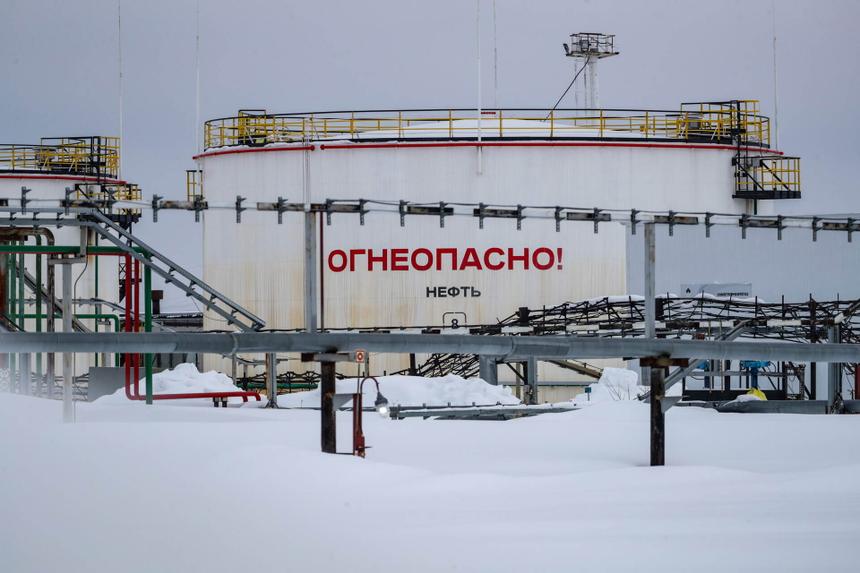 Нефть рухнула. Что будет с бюджетом России и что нужно знать инвестору