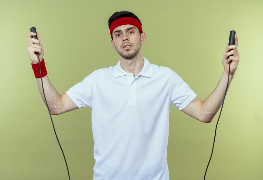 Челленджи опасны. Россияне массово увлеклись скакалками: как правильно прыгать, чтобы не навредить себе