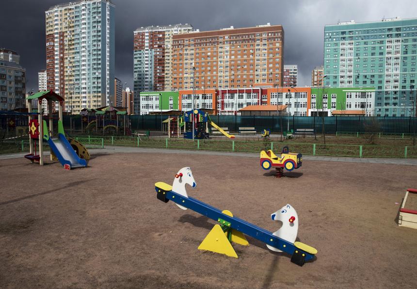 Пописал на детской площадке — сел на 7 лет. Как такое возможно