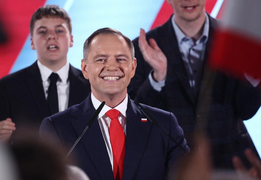 Критикует Зеленского и разыскивается МВД России. Что известно о новом президенте Польши