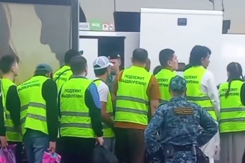 В России начали «маркировать» подлежащих депортации мигрантов. Зачем