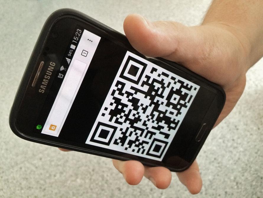 В российском регионе ввели QR-коды для похода в торговые центры
