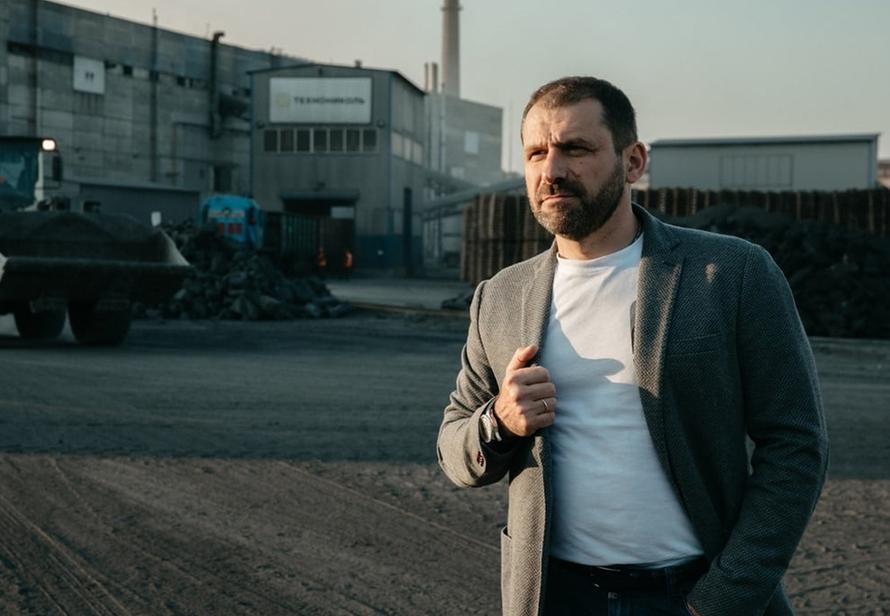 Приняли за террориста. Российский миллиардер застрял в Казахстане